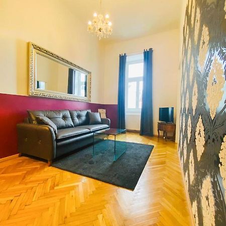 Hideaway Apartment Augarten เวียนนา ภายนอก รูปภาพ